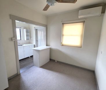 Spacious 3 Bedroom Home - Comfortable Living Awaits! - Photo 6