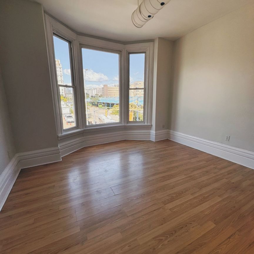 For Lease - 139 1/2 John Street Unit# 4, Hamilton, Ontario - Photo 1