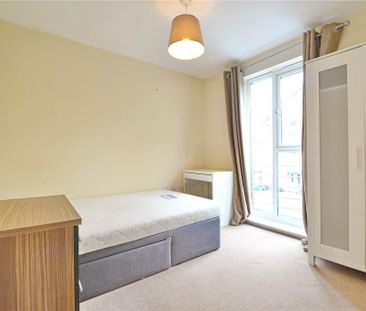 6 bedroom semi-detached house to rent - Photo 2