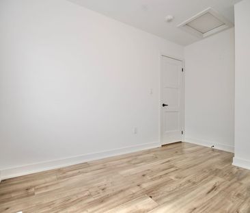 For Lease - 5 Pumpkin Corner Crescent, Barrie, Ontario - Photo 1