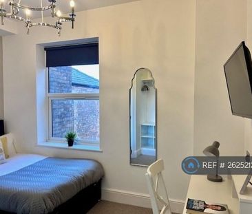 1 bedroom in a house share to rent - Photo 6