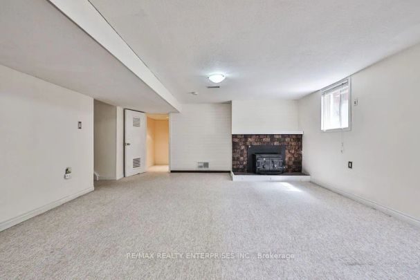 Detached Home For Lease | W9248483 - Photo 1