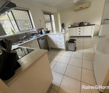 FANTASTIC LOCATION & PEACEFUL HOME! NBN, Air-Con, 3 Bed 2&1/2 Bath ... - Photo 6