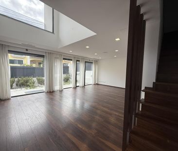 3 Bedroom House with parking, Atiba, Cascais - Photo 2