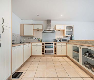 Squires House, Smiths Wharf, Wantage - Photo 3