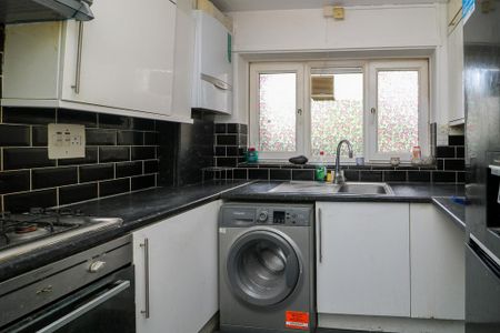 4 bedroom maisonette to rent - Photo 2