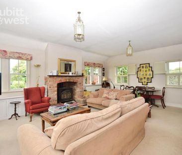 4 bedroom semi-detached house to rent - Photo 2