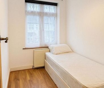 4 bedroom terraced house to rent - Photo 4