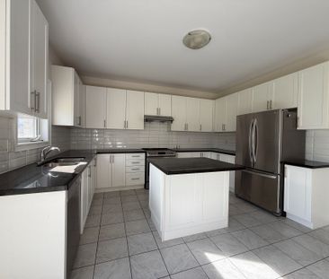 For Lease - 47 Mynden Way, Newmarket, Ontario - Photo 4