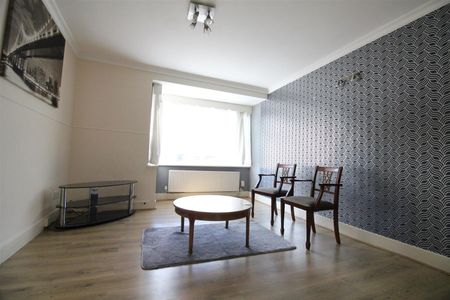 Meadow Road, Feltham - Photo 2
