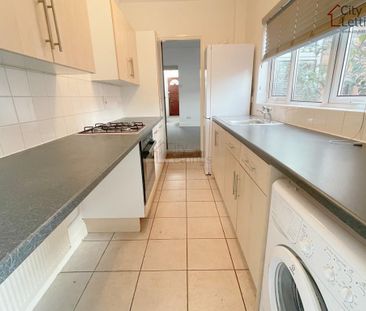 3 bedroom terraced house to rent - Photo 4