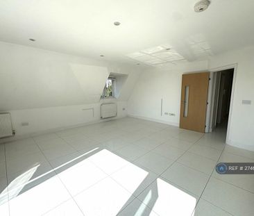 2 bedroom penthouse to rent - Photo 1