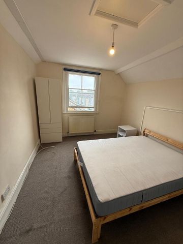 1 bedroom in a house share to rent - Photo 4