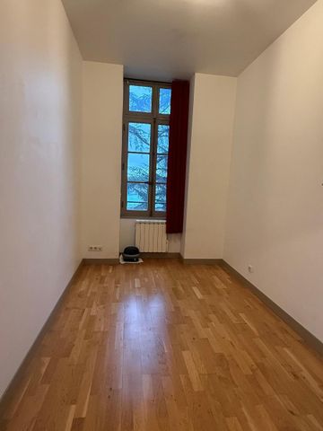 Location Appartement 4 pièces 87m² STE FOY LES LYON 69110 - Photo 3