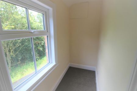 2 bedroom detached house to rent - Photo 2