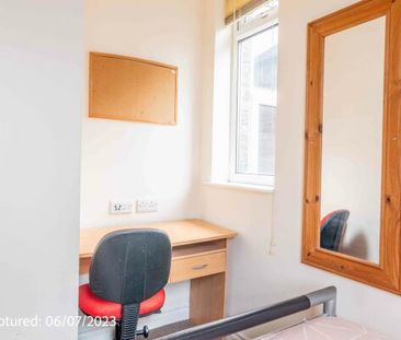 18 Siward Street - Photo 2