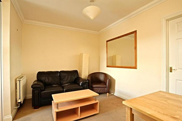 3 bedroom flat to rent - Photo 1