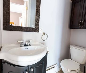 For Lease - 8 GARNER Avenue, Welland, Ontario - Photo 5