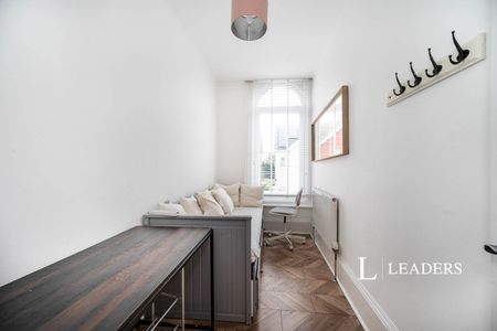 2 bedroom apartment to rent Elphinstone Road, Southsea, Hampshire, PO5 - Photo 4