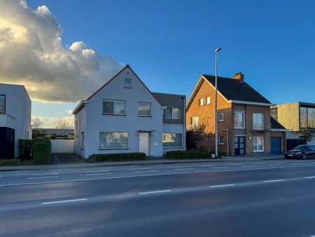 Villa met 4 slaapkamers, ruime garage en tuin op 704m² - Foto 5