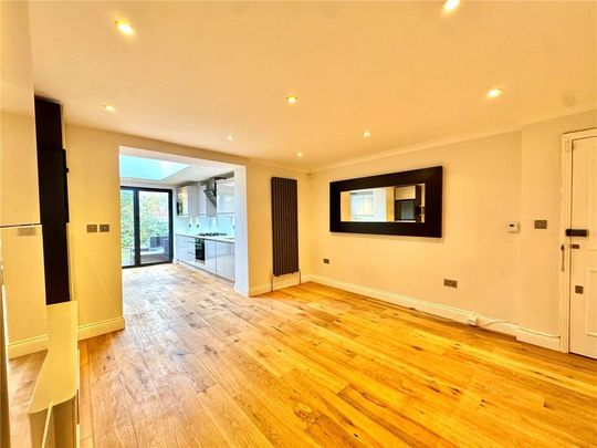 3 bedroom apartment to rent - Photo 1