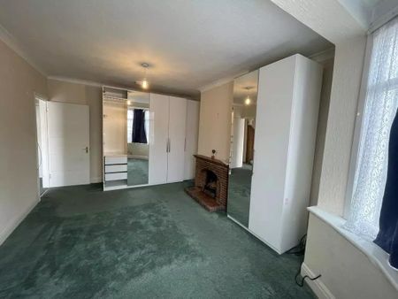 2 Bed Flat, Runbury Circle, NW9 - Photo 4