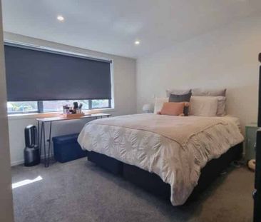 Modern 2-bedroom townhouse in great location - Photo 1