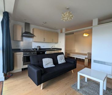 Studio to rent - Photo 1