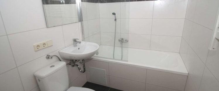 3-Zimmer-Wohnung mit BALKON und Badewanne - Wohnberechtigungsschein erforderlich - Photo 1