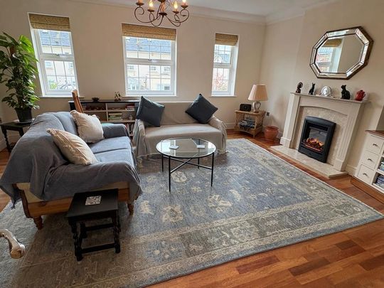 4 bedroom townhouse to rent - Photo 1