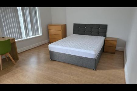 5 bedroom terraced house to rent - Photo 2