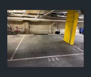 Excellent Location, Great size, Convenience is the key - Photo 2