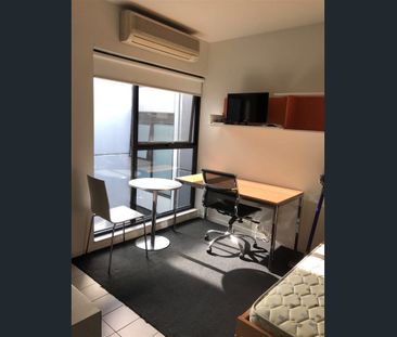 Cosy LightFilled Studio in Prime Carlton Location - Photo 5