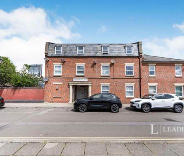 Spinnaker Court, Kent Street, Portsmouth, Hampshire, PO1 - Photo 3