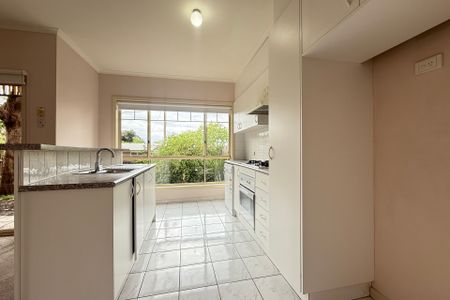 1 Scarborough Square, Mont Albert North - Photo 4