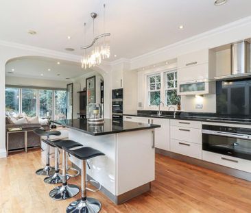 6 bedroom detached house to rent - Photo 1