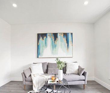 For Lease - 33 Majestic Drive, South of Baseline to Knoxdale, Ontario - Photo 2