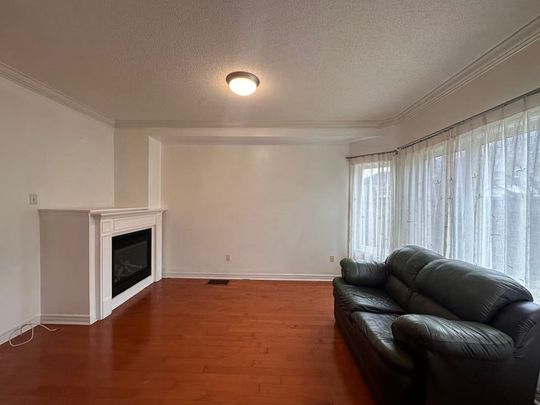 For Lease - 70 Warren Bradley Street, Markham, Ontario - Photo 1