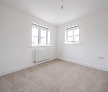 4 bedroom detached house to rent - Photo 4