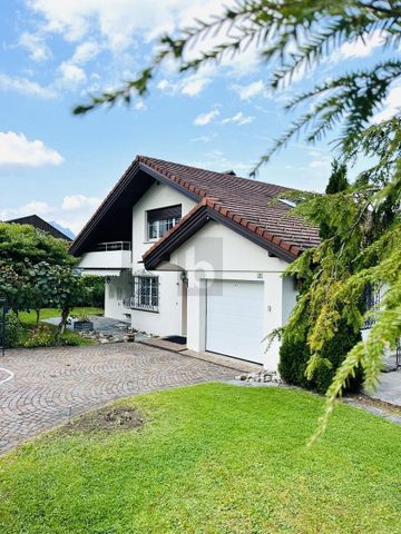 SPACIOUS ROOMS WITH BEAUTIFUL LAKE VIEWS - Photo 5