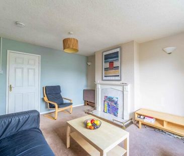 35 Eastfield Crescent - Photo 2