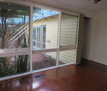 3 Wall Court, Chadstone VIC 3148 - House For Rent | Domain - Photo 6