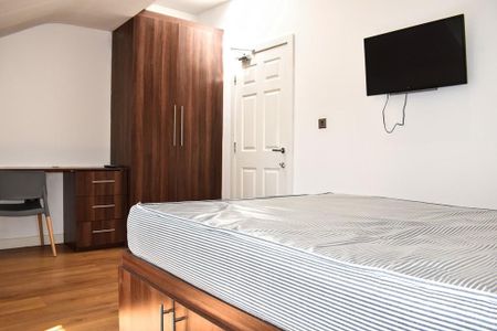 5 bedroom terraced house to rent - Photo 5