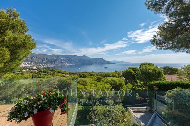 Villa contemporaine au Cap Ferrat - Photo 1