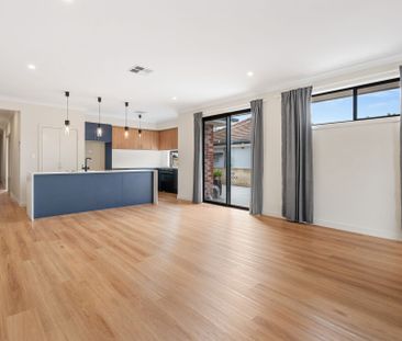 Sunsets Abound - Executive Living - Perfect for Busy Professionals ! - Photo 4