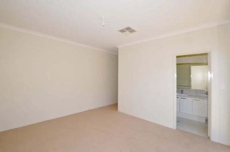 9A Falstaff Cres, Spearwood WA 6163 - Photo 2