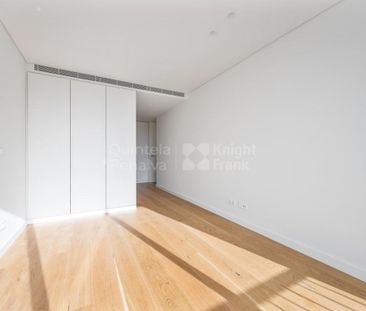 2 room luxury Apartment for rent in Lisbon - Photo 3