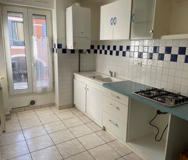 Location Appartement 2 pièces 40m² ROMANS SUR ISERE 26100 - Photo 4