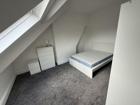 1 bedroom in a house share to rent - Photo 1