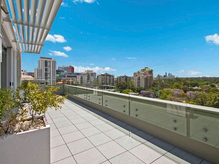 Stunning north facing, 3 Bedroom Penthouse Apartment with City Views - Photo 3